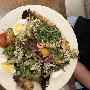 Bazille at Nordstrom - Wild Salmon Niçoise Salad - New American Near Me - Palo Alto, California