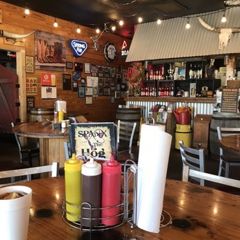 Spanx The Hog BBQ & Saloon - Spanx the Hog down home ambience - Barbeque Near Me - Pompano Beach, Florida Spanx The Hog BBQ & Saloon - Spanx the Hog down home ambience - Barbeque Near Me - Pompano Beach, Florida