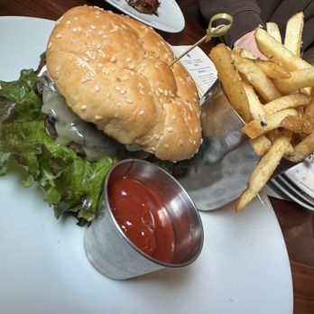 Sycamore - Sycamore Burger - Bars Near Me - Columbus, Ohio