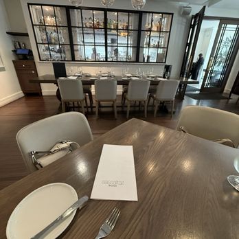 Sassafraz - Interior - French Near Me - Toronto, Ontario