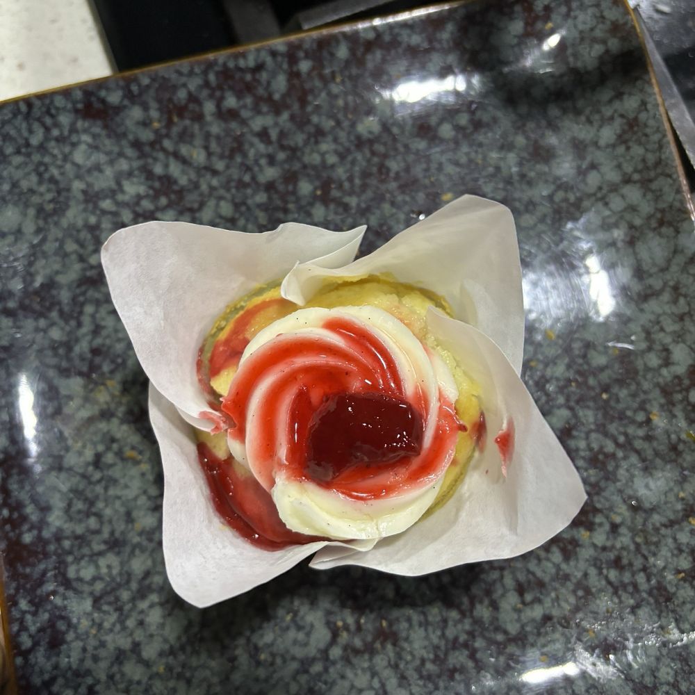 Baked on Goss - Strawberry Shortcake Cupcake - Desserts Near Me - Louisville, Kentucky Baked on Goss - Strawberry Shortcake Cupcake - Desserts Near Me - Louisville, Kentucky