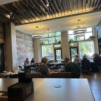 Vivian's Table - Southern Near Me - Bristol, Virginia