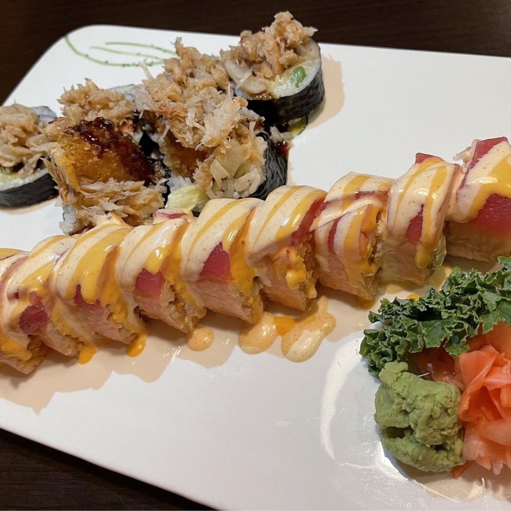 F5. Lobster Feast Roll F15. Hawaii Roll