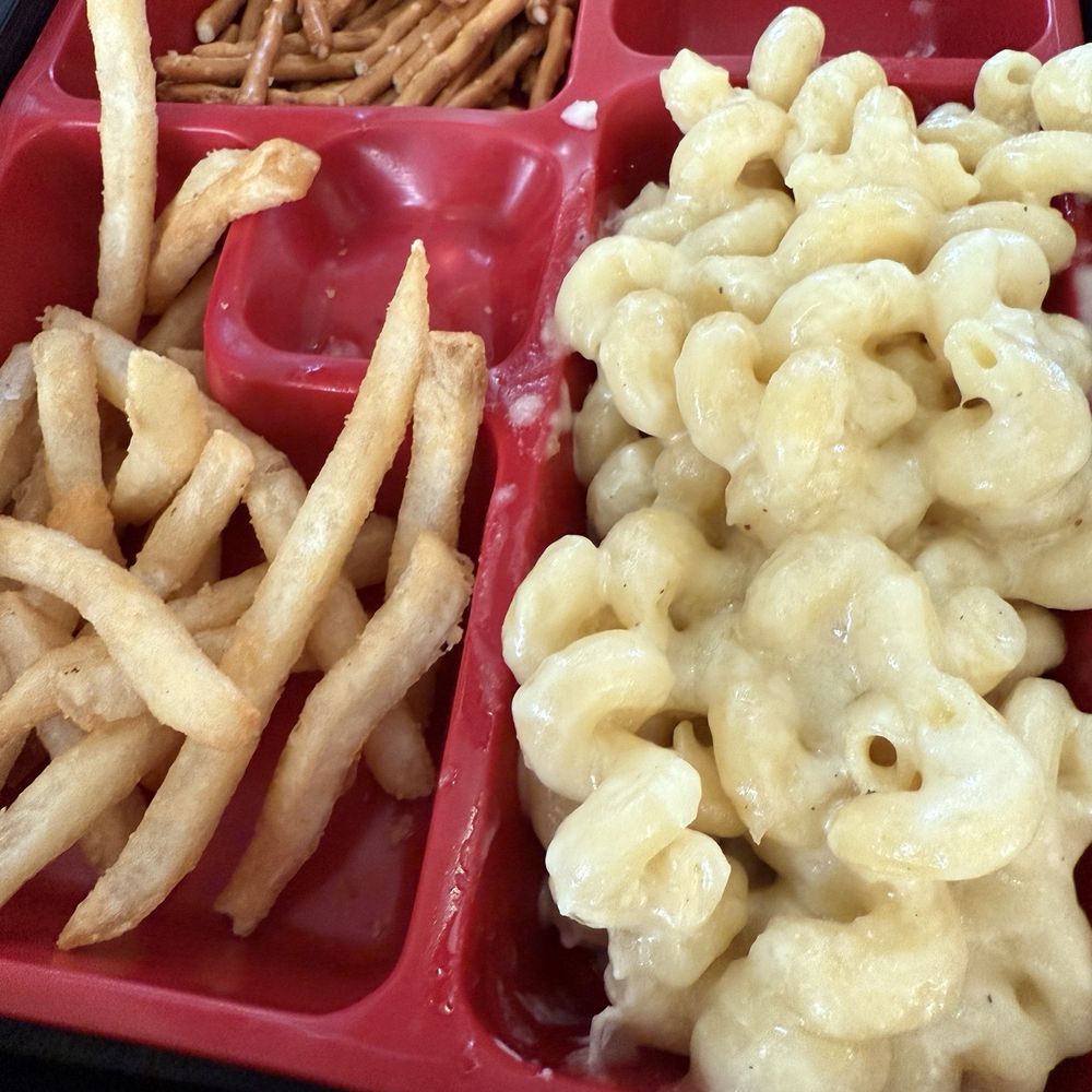 BevRidge Public - Kids meal Mac and cheese - Cocktail Bars Near Me - Ridgefield, Washington