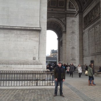 Le Cristal - Arc. - Bars Near Me - Paris, 75 Le Cristal - Arc. - Bars Near Me - Paris, 75