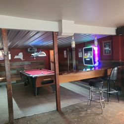 San-Dee's Pub - Pool anyone?