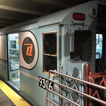 New York Transit Museum - Probably my favorite livery. 1960s - Museums Near Me - Brooklyn, New York New York Transit Museum - Probably my favorite livery. 1960s - Museums Near Me - Brooklyn, New York