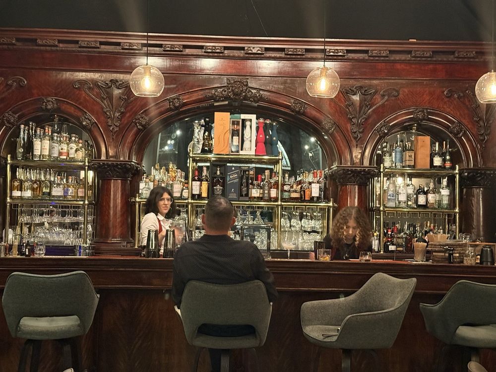 Scarlett Cocktail Room  & Lounge