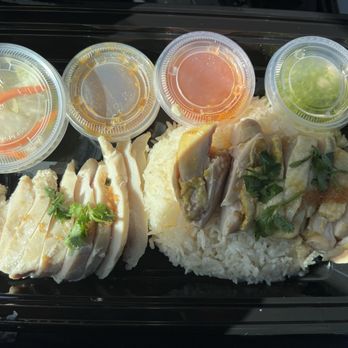 Kao Mun Gai - Poached White Meat and Dark Meat over Rice. - Thai Near Me - Glendora, California