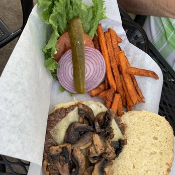 Main Street Cafe - Toby's Burger with Sweet Potato Fries - Coffee & Tea Near Me - Hurricane, Utah