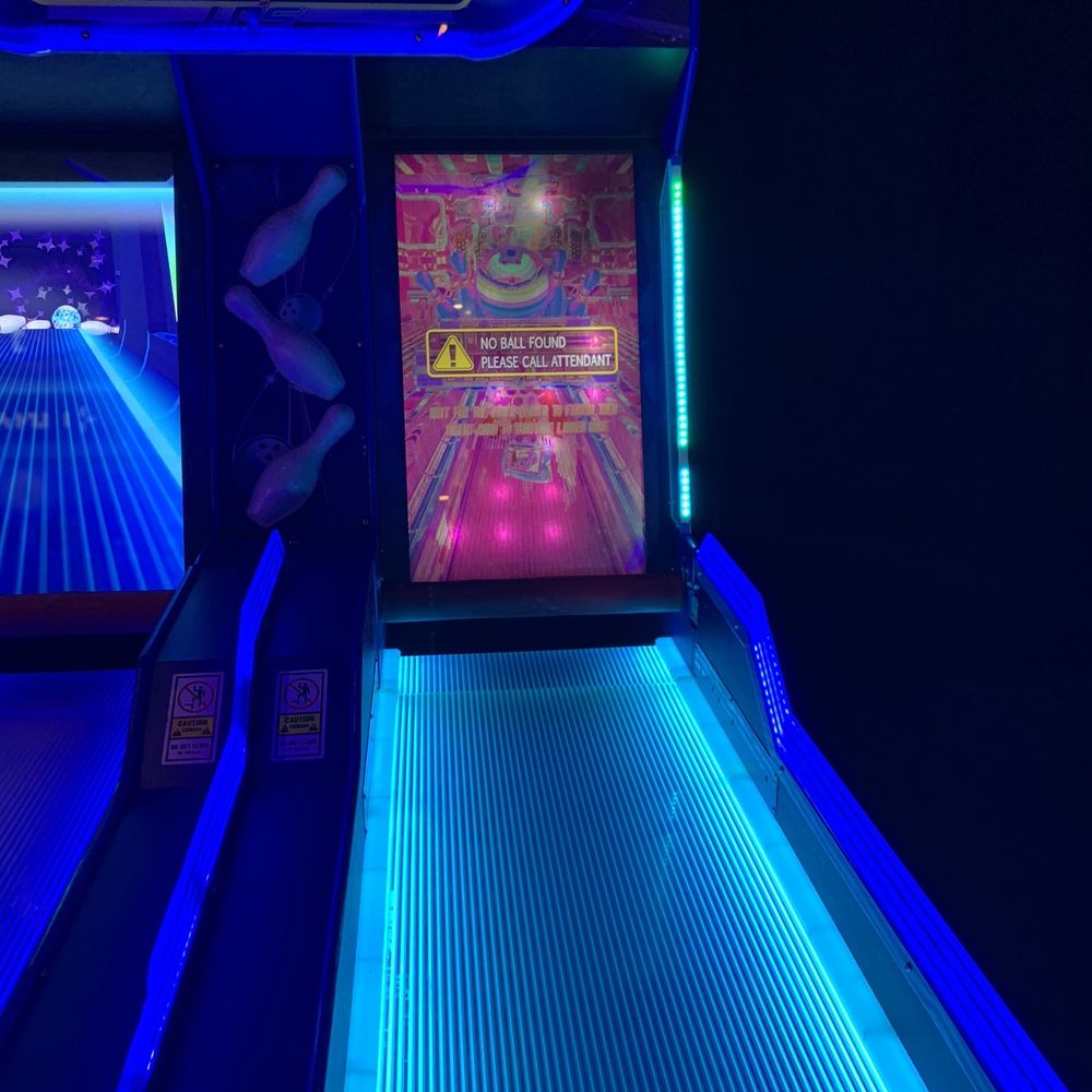 Dave & Buster's Vaughan - American Near Me - Vaughan, Ontario