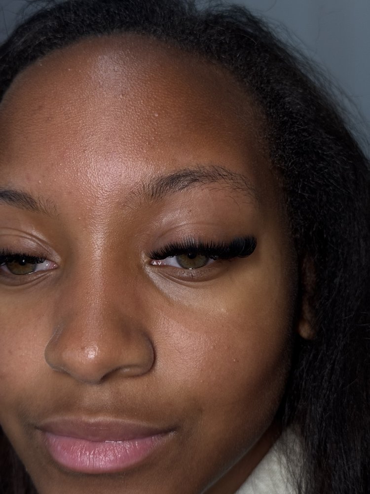 Lena Da Lash Tech Logo