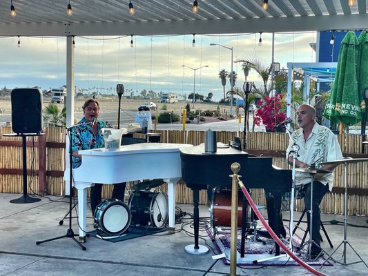 Aquarius Bar & Grille by null