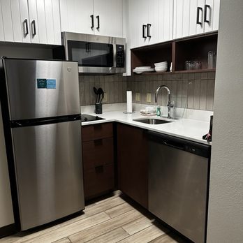 Staybridge Suites Toledo - Maumee - Kitchen area - Hotels Near Me - Maumee, Ohio Staybridge Suites Toledo - Maumee - Kitchen area - Hotels Near Me - Maumee, Ohio