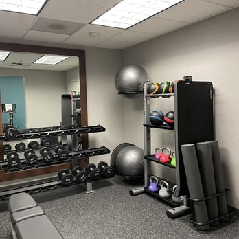 Hampton Inn & Suites Tulare - Gym - Hotels Near Me - Tulare, California