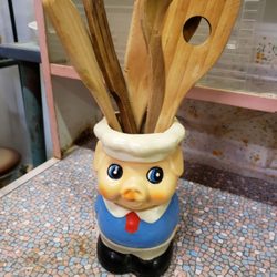 Weird Owlz Vintage and Craft - The cutest little Piggy Kitchen Helper!