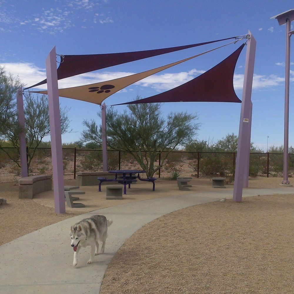 Nice shaded seating for the two leggers! Nice shaded seating for the two leggers!