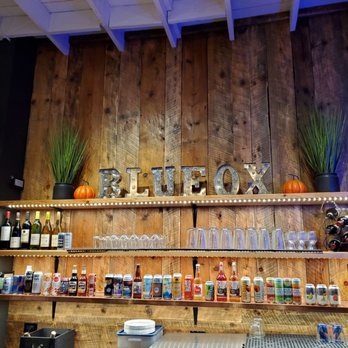 Blue Ox Axe Throwing - Oregon City - Drinks! - Axe Throwing Near Me - Oregon City, Oregon