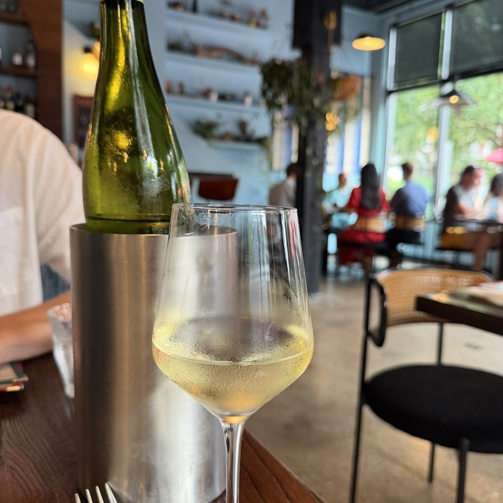 Brazen - Wine & dining area - Cocktail Bars Near Me - Richmond, Virginia