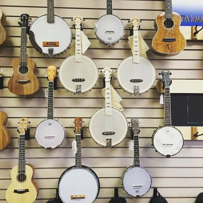 The Strum Shop by null
