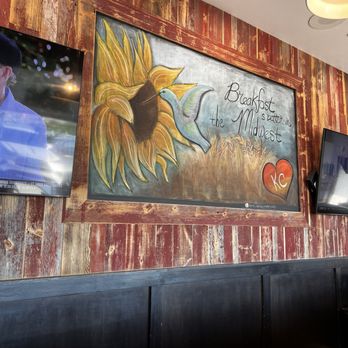 The Big Biscuit - Decor. - Breakfast & Brunch Near Me - Lenexa, Kansas