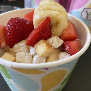 Yogurtland - Cheesecake Bites, Fresh Strawberry, Bananas, Mochi - Ice Cream & Frozen Yogurt Near Me - Milpitas, California