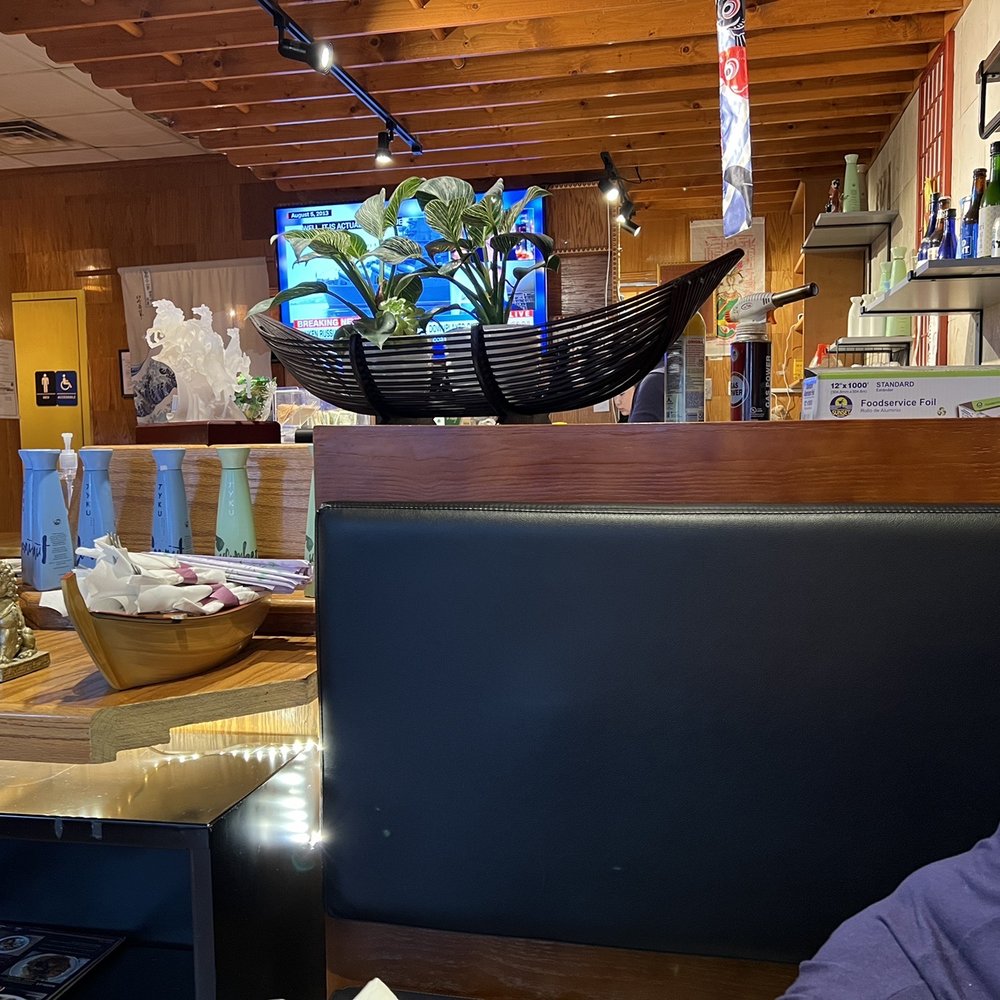 SUSHI THAI - Dining room sushi bar - Sushi Bars Near Me - Hermitage, Tennessee SUSHI THAI - Dining room sushi bar - Sushi Bars Near Me - Hermitage, Tennessee