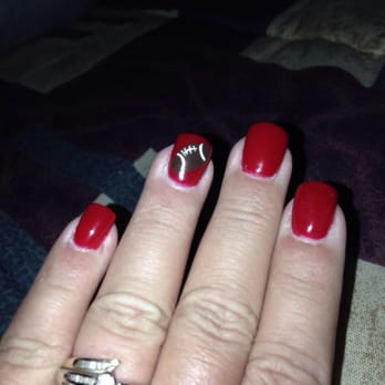 Ivy Nails - Awesome football design! - Nail Salons Near Me - Rome, Georgia