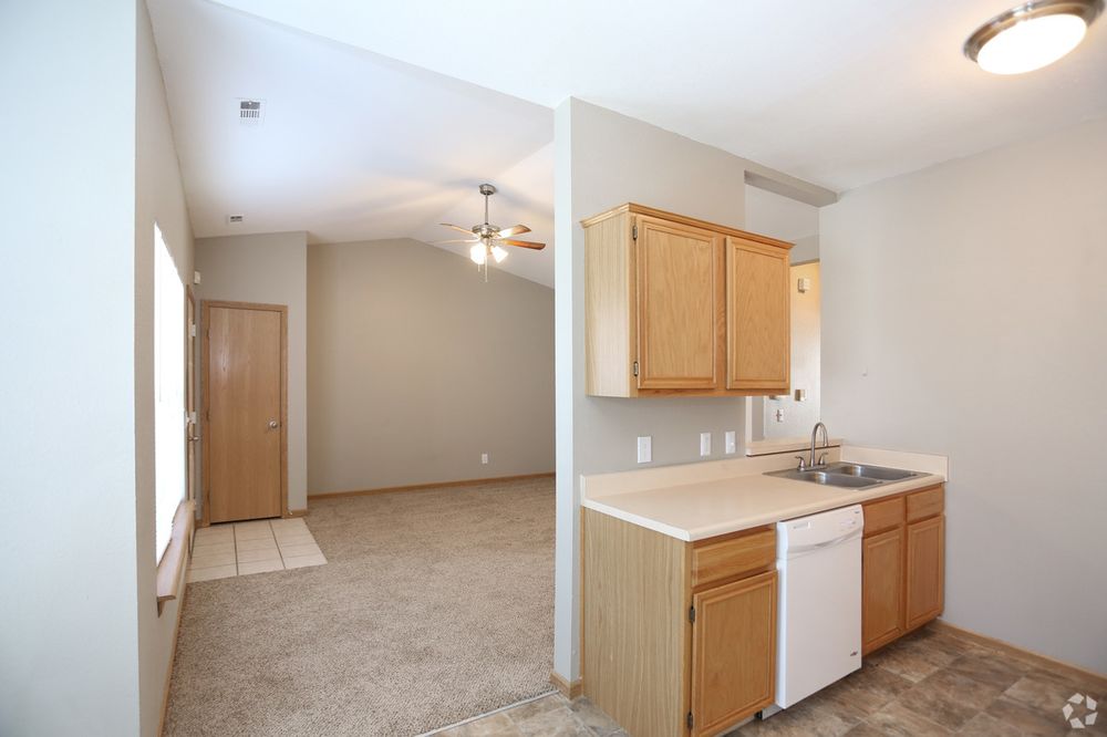 RIVERBEND APARTMENTS Updated September 2024 17 Photos 1516