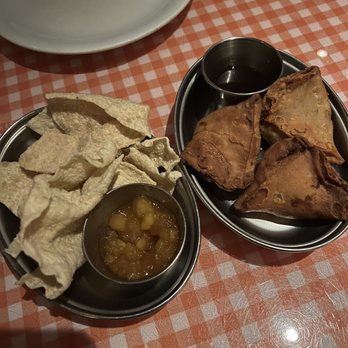 Dishoom - Vegetable samosa - Indian Near Me - London, XGL