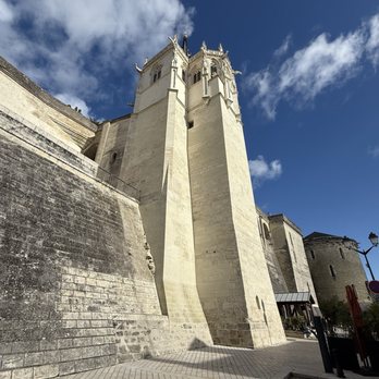 Château d'Amboise - Chapel of Saint-Hubert - Landmarks & Historical Buildings Near Me