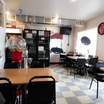 Italiano Cafe - View from the inside corner table. - Pizza Near Me - Bristol, Virginia