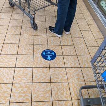 ALDI - a person standing in front of a shopping cart - Grocery Near Me - Allentown, Pennsylvania