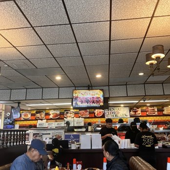 Langer's Delicatessen - Inside - Delis Near Me - Los Angeles, California