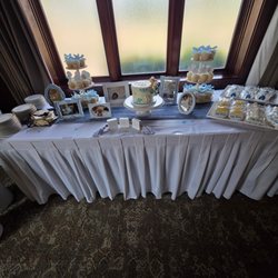 Iroquois Club - Cake Station