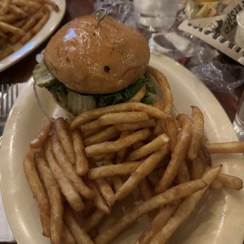 Joshua Tree Saloon - Signature Mineshaft Burger - Dive Bars Near Me - Joshua Tree, California Joshua Tree Saloon - Signature Mineshaft Burger - Dive Bars Near Me - Joshua Tree, California