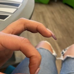 Merry Nails - Lifted nail