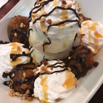 Avenue American Bistro - Fried Oreo desert - Sports Bars Near Me - Wayne, Michigan