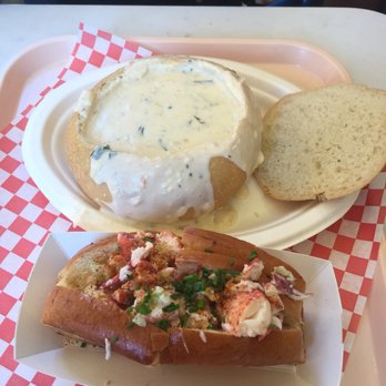 Pike Place Chowder - New England Clam Chowder in a Bread Bowl and Dungeness Crab Roll - Seafood Near Me - Seattle, Washington Pike Place Chowder - New England Clam Chowder in a Bread Bowl and Dungeness Crab Roll - Seafood Near Me - Seattle, Washington