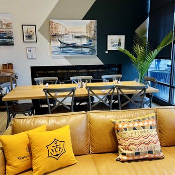 Caffé Buondí - Variety of seating options - Breakfast & Brunch Near Me - Carmel, Indiana Caffé Buondí - Variety of seating options - Breakfast & Brunch Near Me - Carmel, Indiana