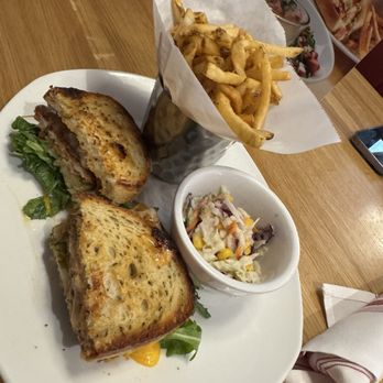 Silver Diner - Patty Melt Chicken - Diners Near Me - Chantilly, Virginia Silver Diner - Patty Melt Chicken - Diners Near Me - Chantilly, Virginia
