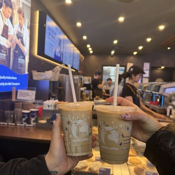 Luckin Coffee - Iced Spanish Latte, Iced Velvet Latte - Coffee & Tea Near Me - New York, New York Luckin Coffee - Iced Spanish Latte, Iced Velvet Latte - Coffee & Tea Near Me - New York, New York