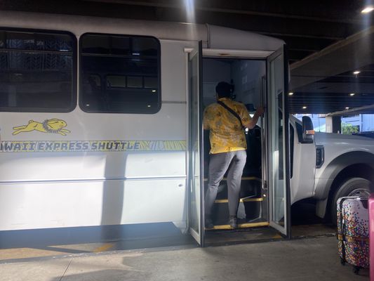 Roberts Hawaii Shore Excursions by null