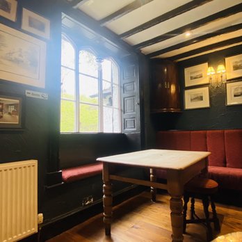 Badger Bar - British Near Me