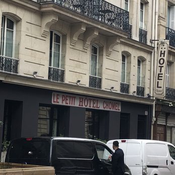 Le Petit Chomel - Entrance to the hotel - Hotels Near Me - Paris, 75
