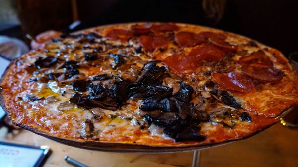 Vezzo NYC Thin Crust Pizza by null