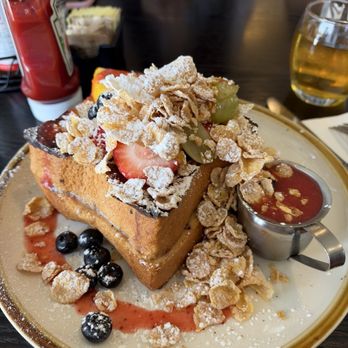 The Hangout - Berry Berries Lover Toast - Breakfast & Brunch Near Me - Pleasant Hill, California The Hangout - Berry Berries Lover Toast - Breakfast & Brunch Near Me - Pleasant Hill, California
