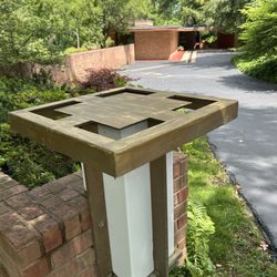 Frank Lloyd Wright's Laurent House - Driveway light reflects Frank Lloyd Wright design