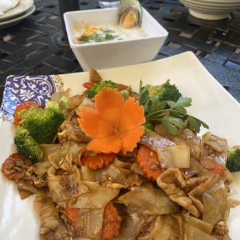 Arches Thai - Pork Pad Se Eew. - Thai Near Me - Moab, Utah Arches Thai - Pork Pad Se Eew. - Thai Near Me - Moab, Utah