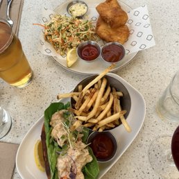 Lobster roll & fish and chips